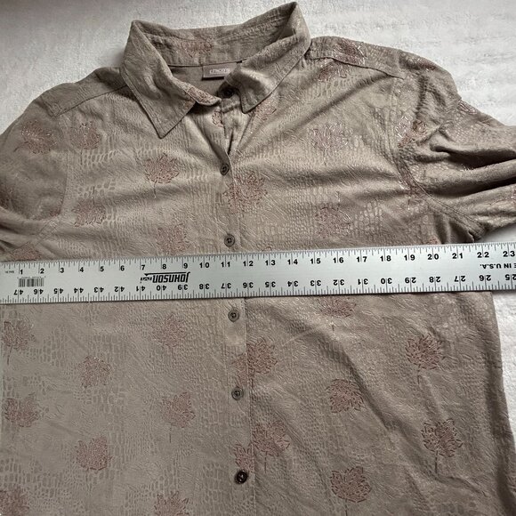 Chico's Womens Button-Up Long Sleeve Shirt Size 2 Beige Textured Leaf Pattern - Picture 6 of 7